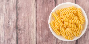 Kurutulmuş düdük makarna