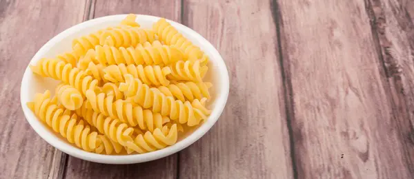 Gedroogde Fusilli Pasta — Stockfoto