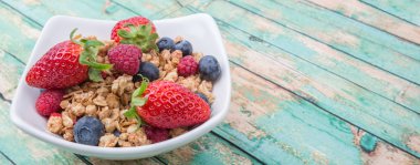 Mısır gevreği ve çilek