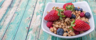 Mısır gevreği ve çilek