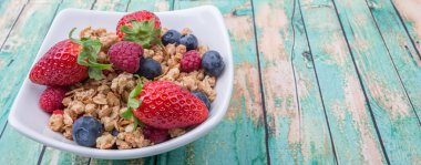 Mısır gevreği ve çilek