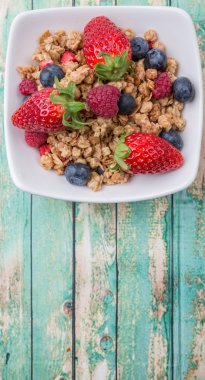 Mısır gevreği ve çilek