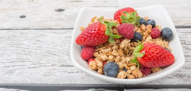 Mısır gevreği ve çilek