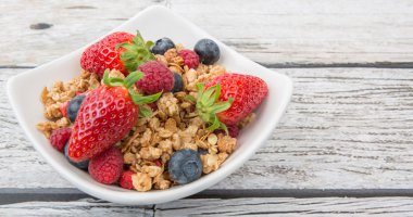 Mısır gevreği ve çilek