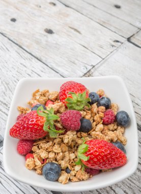 Mısır gevreği ve çilek