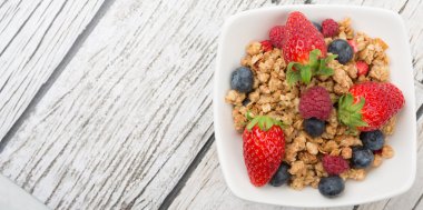 Mısır gevreği ve çilek