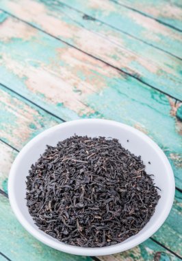Kurutulmuş siyah çay yaprakları.