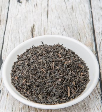 Kurutulmuş siyah çay yaprakları.