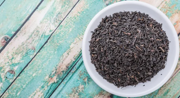 Kurutulmuş siyah çay yaprakları.