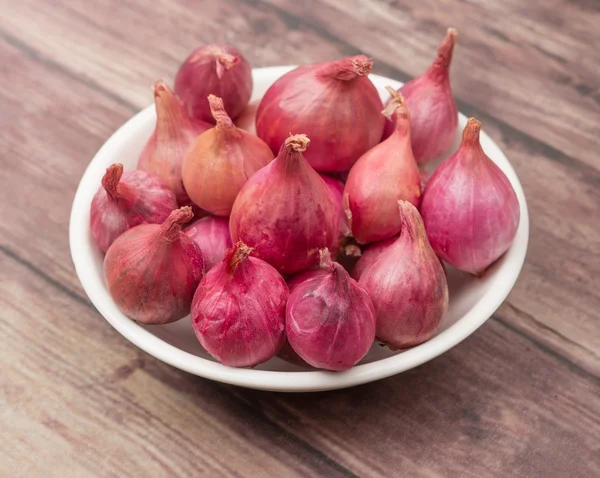 Shallots On Wooden Background — Stock Photo, Image