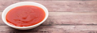 Beyaz kase Chili Sos