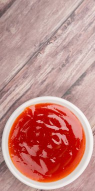 Beyaz kase Chili Sos