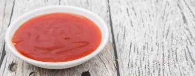 Beyaz kase Chili Sos