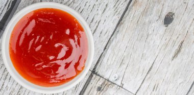 Beyaz kase Chili Sos