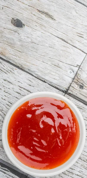 Salsa de chile en tazón blanco —  Fotos de Stock
