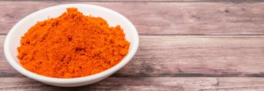 Acı biber beyaz kase