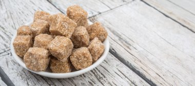 Kahverengi şeker kamışı şeker