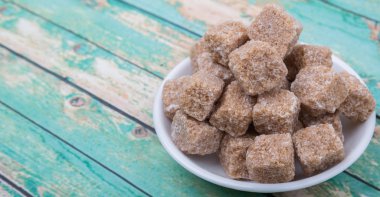 Kahverengi şeker kamışı şeker