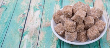 Kahverengi şeker kamışı şeker