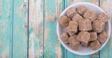 Kahverengi şeker kamışı şeker