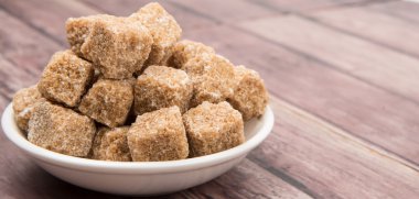 Kahverengi şeker kamışı şeker