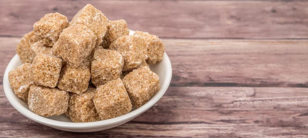 Kahverengi şeker kamışı şeker