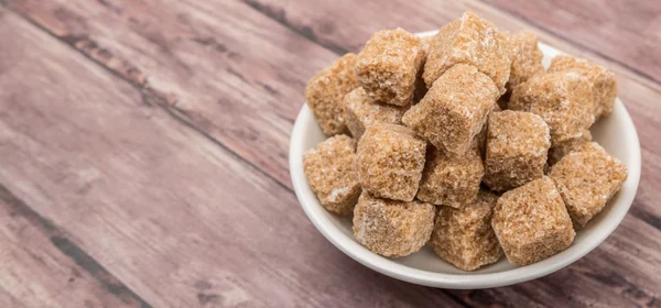 Kahverengi şeker kamışı şeker