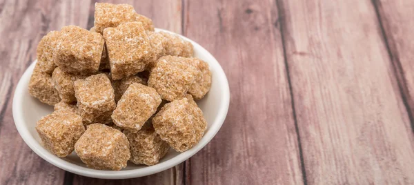 Kahverengi şeker kamışı şeker