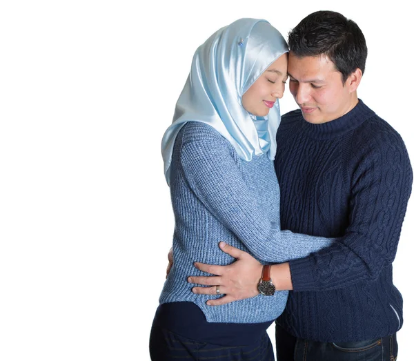 Fiatal muzulmán pár vár — Stock Fotó