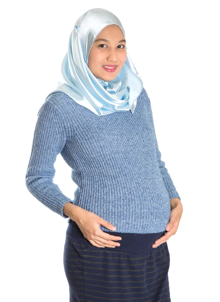 Mladá těhotná muslimská žena — Stock fotografie