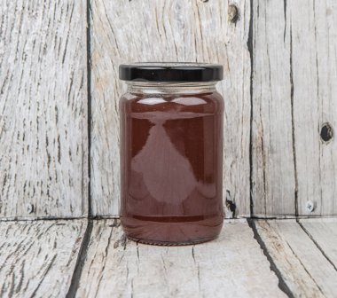 Kavanoz içinde ahududu lor