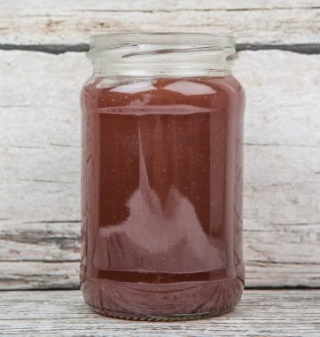 Kavanoz içinde ahududu lor