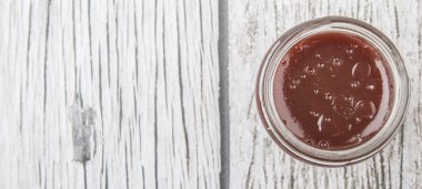 Kavanoz içinde ahududu lor