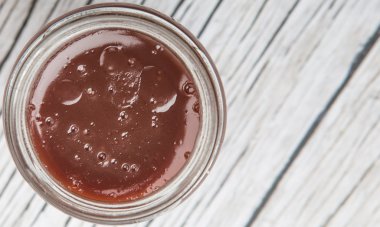 Kavanoz içinde ahududu lor