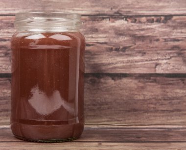 Kavanoz içinde ahududu lor