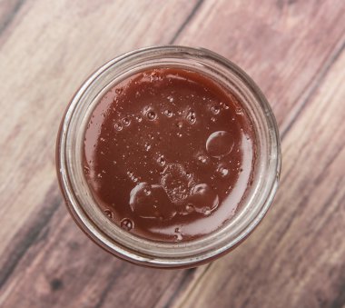 Kavanoz içinde ahududu lor