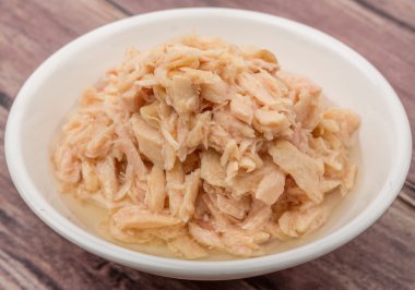 Ton balığı pul beyaz kase