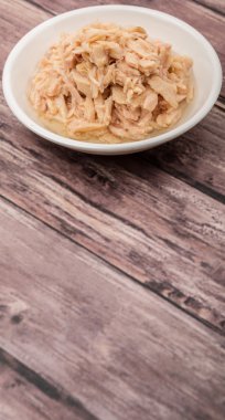 Ton balığı pul beyaz kase