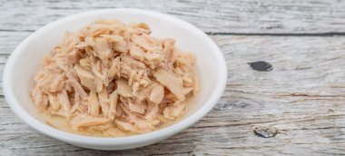 Ton balığı pul beyaz kase