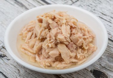 Ton balığı pul beyaz kase