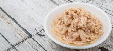 Ton balığı pul beyaz kase