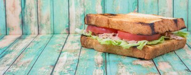 Tost ton balıklı sandviç