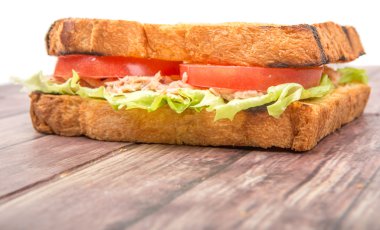 Tost ton balıklı sandviç