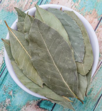 Defne yaprağı bir demet