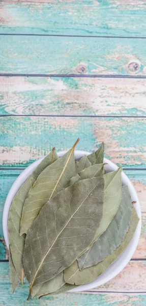 kurutulmuş defne yaprağı