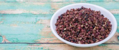 Sichuan biber beyaz kase