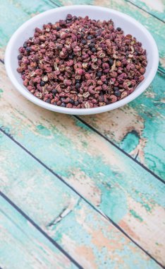 Sichuan biber beyaz kase