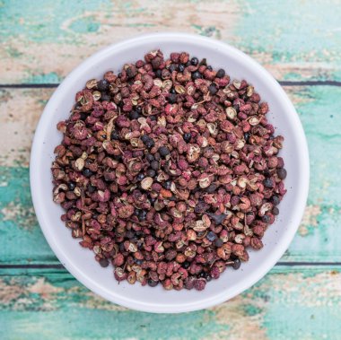 Sichuan biber beyaz kase