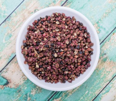 Sichuan biber beyaz kase