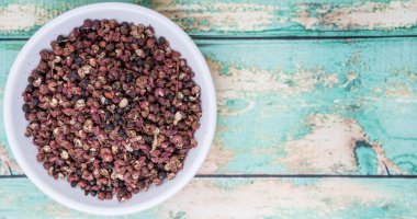 Sichuan biber beyaz kase